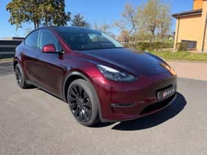 Tesla Model Y SUV 40.696 EUR — miniatura 3