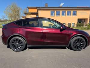 Tesla Model Y SUV 40.696 EUR — miniatura 5