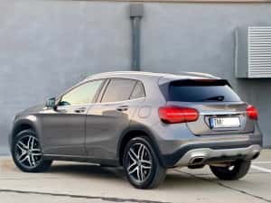 MERCEDES-BENZ GLA 200d 4MATIC AMG • 2019 • 150 CP • EURO 6 — miniatura 4