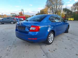 Skoda Octavia Berlina Fabr.2013 — miniatura 3