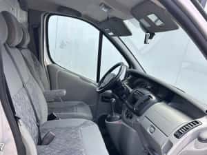 Renault Trafic Automat/Opel Vivaro/Nissan Primastar — miniatura 8