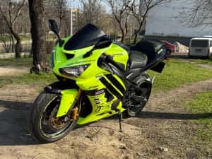 Kawasaki ZX6R an 2006 — miniatura 1