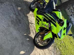 Kawasaki ZX6R an 2006 — miniatura 9