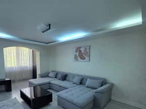 Se inchiriaza apartament 3 camere etaj 3 langa scoala burdujeni sv — miniatura 2