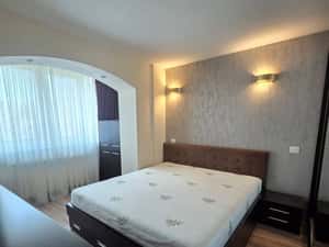 Se inchiriaza apartament 3 camere etaj 3 langa scoala burdujeni sv — miniatura 3