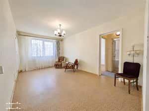 Apartament 3 camere luminos, orientare sud, boxă– Bd. Griviței, Brașov — miniatura 3