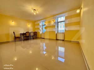 Oportunitate! Apartament deosebit, 2 camere, 54 mp, cladire istorica -