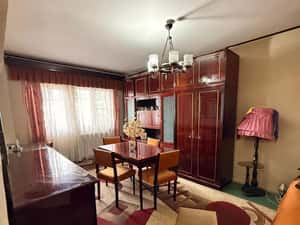 Apartament 3 camere Strada Victoriei, balcon și centrala proprie — miniatura 3