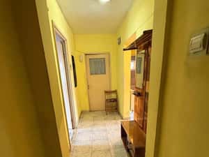 Apartament 3 camere Strada Victoriei, balcon și centrala proprie — miniatura 6