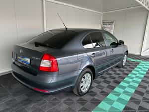 Skoda Octavia 2009, 221.000 km, Automat, Benzină — miniatura 7