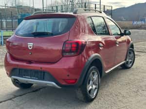 Dacia Sandero Stepway 2017 — miniatura 4