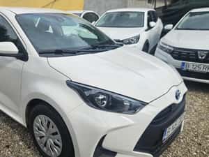 Toyota Yaris 1.5 VVT-i HSD Active Automată 116 HP Hibrid (B/E) — miniatura 3