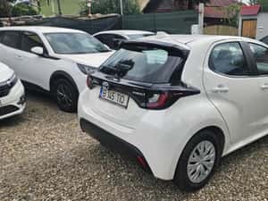 Toyota Yaris 1.5 VVT-i HSD Active Automată 116 HP Hibrid (B/E) — miniatura 6