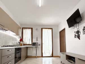 Apartament 2 Camere, Intrare Nojorid, 2 Locuri Parcare & Depozitare — miniatura 3
