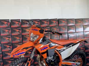 Cross dirt bike 250cc 2T nou cu garantie si livrare in tara