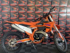 Cross dirt bike 250cc 2T nou cu garantie si livrare in tara — miniatura 8