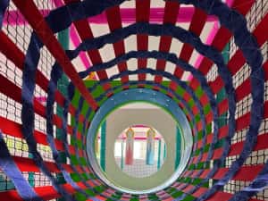 loc de joaca modular labirint piscina bile — miniatura 3