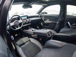 --- Mercedes-Benz A220 d 4 Matic AMG Line --- — miniatura 4