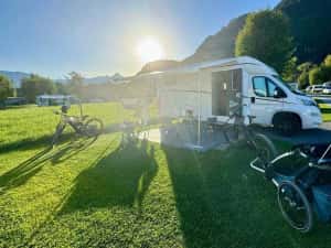 Vând Autorulotă Premium, Semiintegrată, Dethleffs Just Camp T 6812 EB — miniatura 2