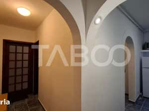 Apartament 3 camere de vanzare semidecomandat 45 mp zona Vasile Aaron — miniatura 5