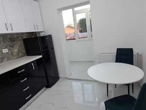 Inchiriez apartament - zona centrala — miniatura 5