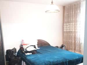 Apartament 2 camere Port et2/4 ,centrala ,3 Balcoane 70 000 euro neg — miniatura 3