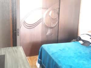 Apartament 2 camere Port et2/4 ,centrala ,3 Balcoane 70 000 euro neg — miniatura 5