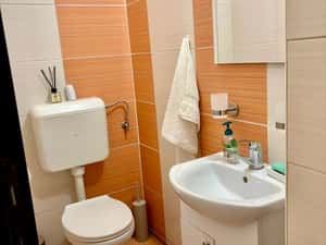 3 camere, decomandat, centrală proprie,renovat — miniatura 6