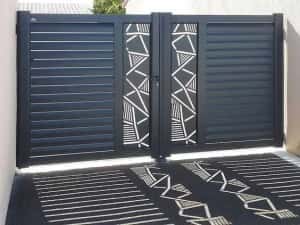 Garduri, Porti si balustrade din fier,BETON si aluminiu ,tabla TRAFORATA ,sipca Jaluzea , Mobila — miniatura 3