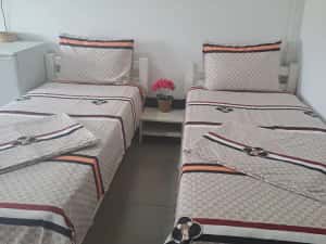 Cazare Muncitori Apartamente Garsoniere paturi single bucătării proprii terasă Valu lui Traian Constanta — miniatura 2