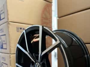 Jante R17 5x112 Noi VW Golf 5 6 7 8 Passat B6 B7 B8 Tiguan Touran Arteon Jetta T-Roc ID3 ID4 Skoda Octavia Superb Kodiaq Seat Leon Ateca Cupra — miniatura 4