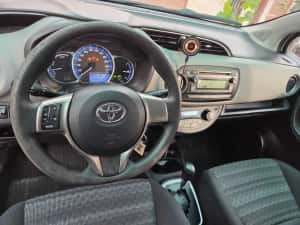 Toyota Yaris Hybrid 2016 — miniatura 8