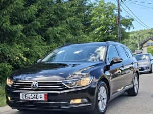VW PASSAT B8 * HIGHLINE * ACC * FRONT ASSIST * Negru Saphire * Navigatie R-LINK* CarPlay* Cutie de Viteze AUTOMATĂ DSG * Euro 6* Import Germania 1 ZI*