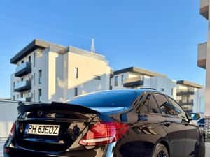 Mercedes-Benz E 63 AMG 4MATIC+ — miniatura 6