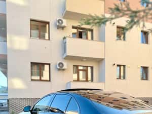 Mercedes-Benz E 63 AMG 4MATIC+ — miniatura 7