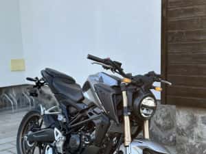 Honda cb 125R(duke yzf cbr)