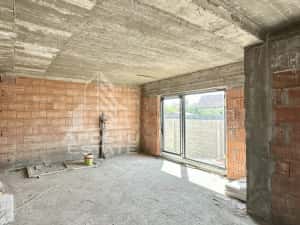Jumatate de duplex cu 4 camere de vanzare in Giroc