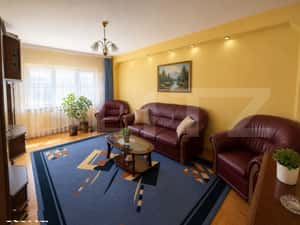 Apartament 3 camere , decomandat , etaj 3 , Obcini Suceava — miniatura 1