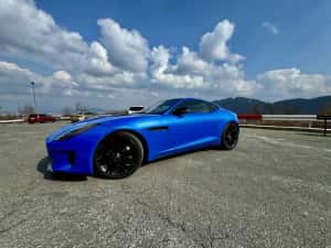 Jaguar F-Type V6 S - British Design Edition Coupé – Ultra Blue – editie limitată — miniatura 3