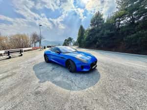 Jaguar F-Type V6 S - British Design Edition Coupé – Ultra Blue – editie limitată — miniatura 10