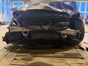 Vand Mercedes c 6.3S amg avariat — miniatura 10