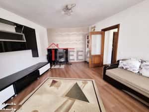 Apartament cu 2 camere, decomandat, etaj 1, zona centrala — miniatura 3
