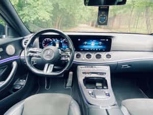 Mercedes Benz E300 e — miniatura 7
