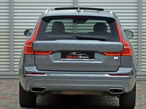 Volvo XC60 T8 Twin Engine AWD Geartronic Inscription — miniatura 2
