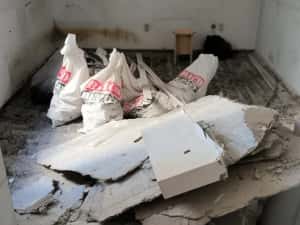 Evacuare moloz Transport moloz Car moloz Debarasare mobila veche — miniatura 4