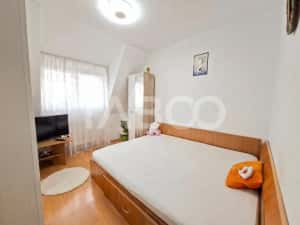 Apartament cu 3 camere de vanzare - mansarda Vasile Aaron - intabulata