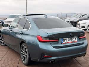 BMW 330i xDrive 2020 — miniatura 4