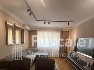 APARTAMENT DE INCHIRIAT, ELEGANT CU VEDERE CĂTRE PARCUL SUB ARINI — miniatura 4