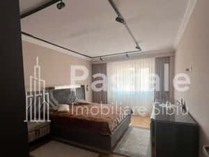 APARTAMENT DE INCHIRIAT, ELEGANT CU VEDERE CĂTRE PARCUL SUB ARINI — miniatura 6