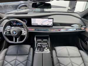 BMW 740 - Second Hand, 21,980 km, 2025 — miniatura 7